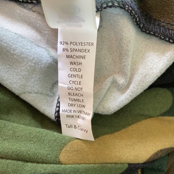 Tall and Curvy Camo LuLaRoe Leggings - Picture 3 of 3